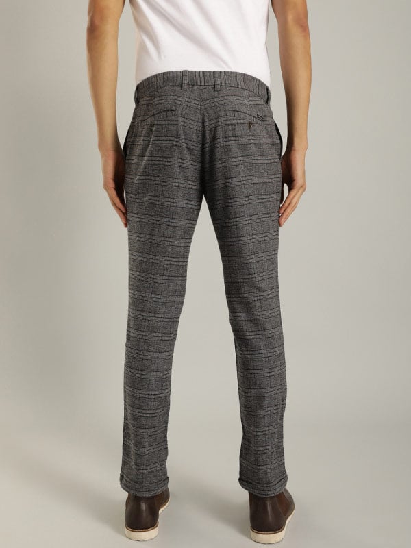 Roundtree & Yorke TravelSmart CoreComfort Big & Tall Non-Iron Pleated  Classic Fit Chino Pants | Dillard's